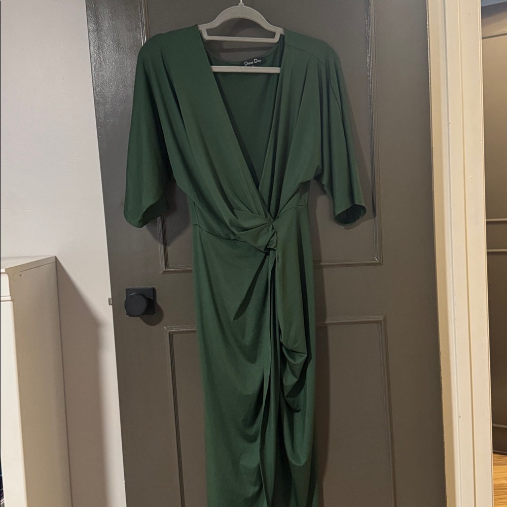 Chic Forest Green 3/4 Sleeve Dress